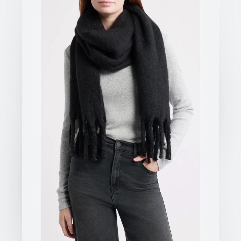 🩷. Black Fringe Winter Scarf - Women Accessories